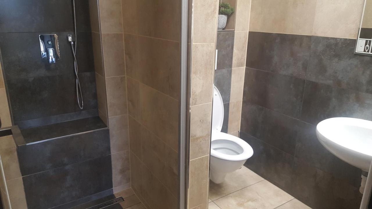 Tisá Hotel Camelot מראה חיצוני תמונה