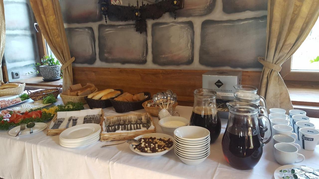 Tisá Hotel Camelot מראה חיצוני תמונה