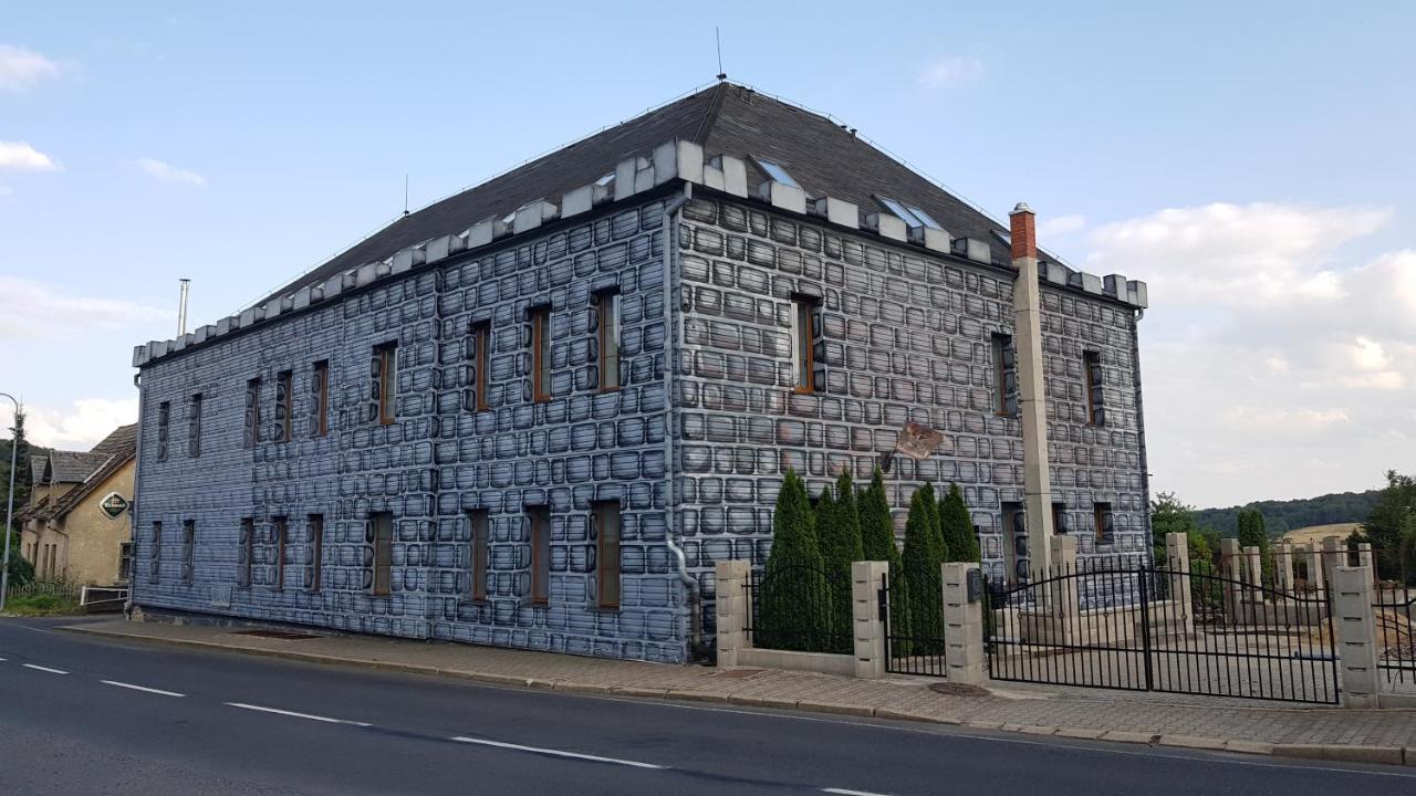 Tisá Hotel Camelot מראה חיצוני תמונה
