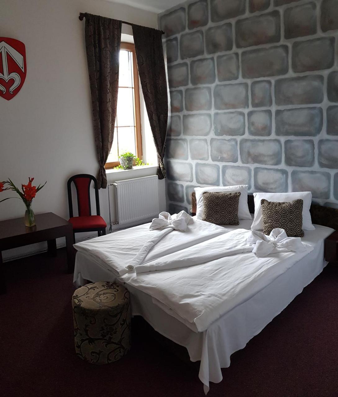 Tisá Hotel Camelot מראה חיצוני תמונה